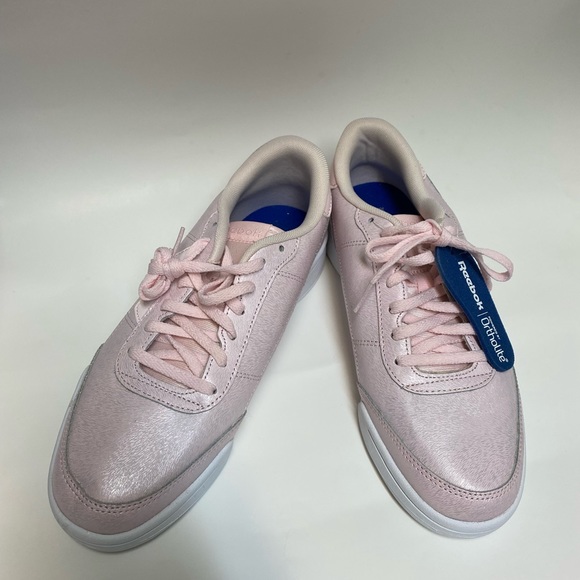 Womens tennis shoes - Picture 1 of 10